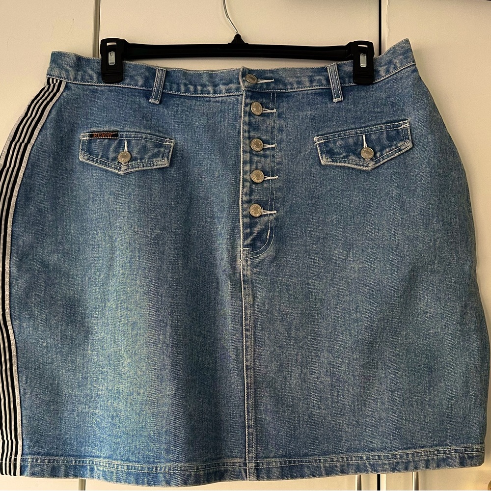 💙 Vintage Revolt Denim Skirt Size 20 Striped Side Trim Button Front